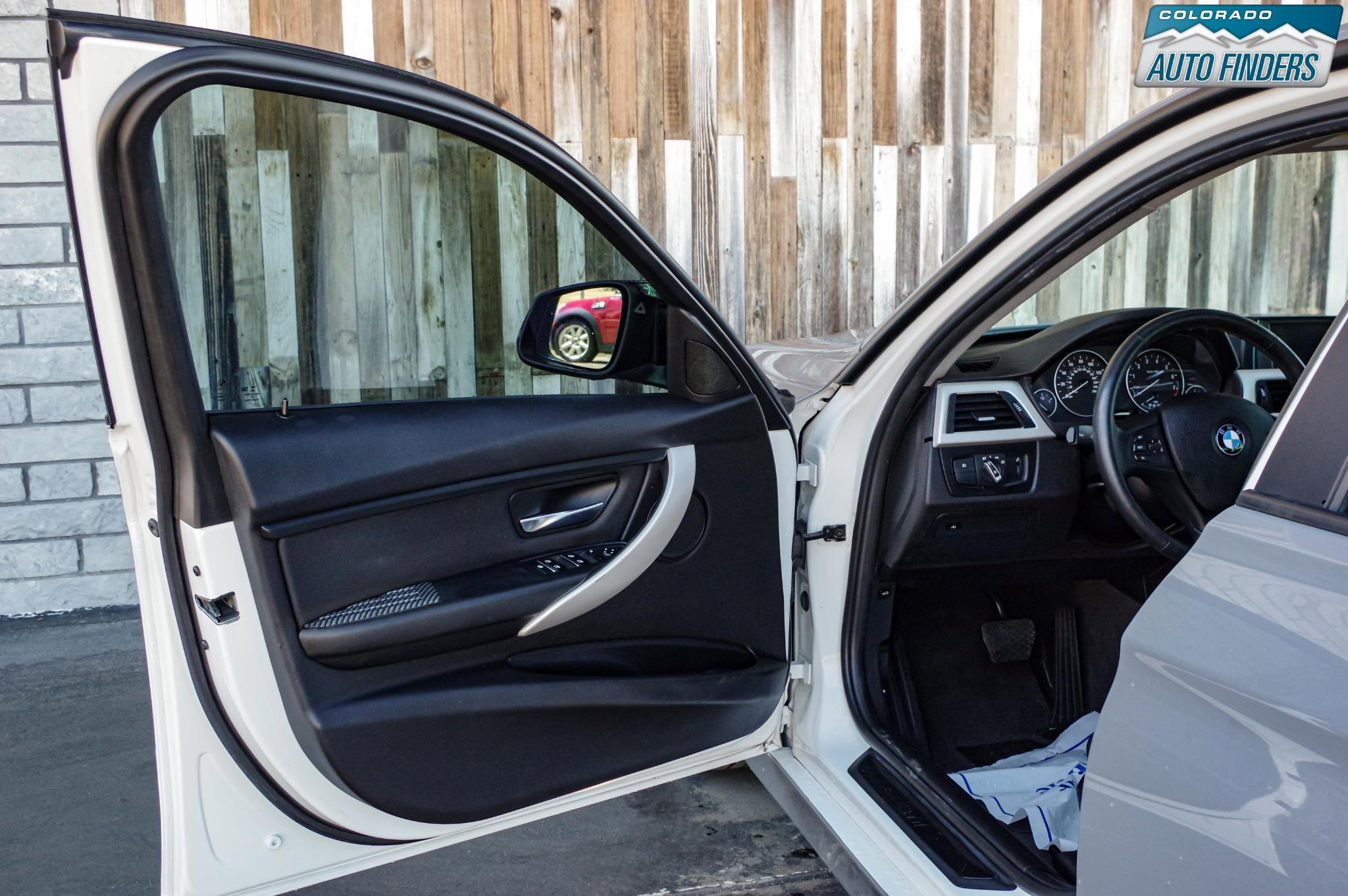 Used 2018 BMW 320i xDrive Sedan image 10