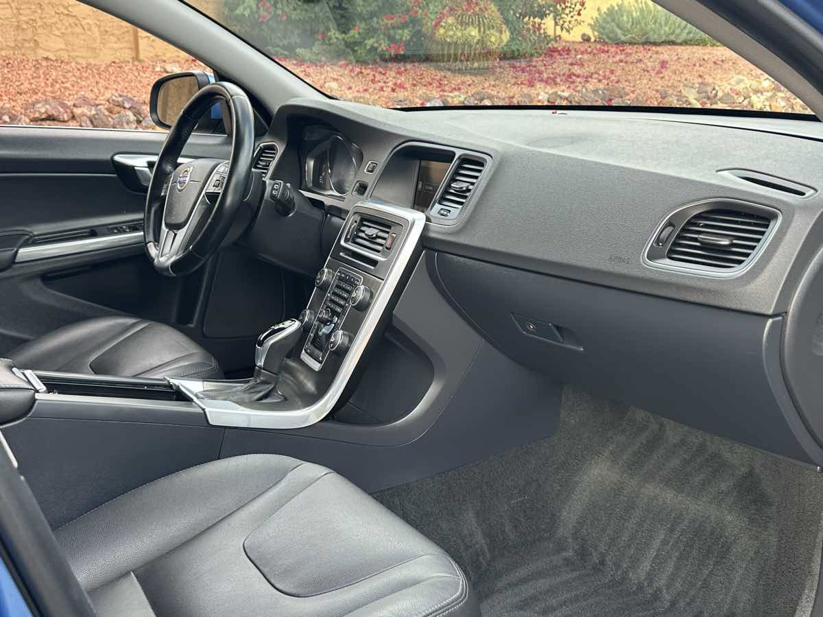 Used 2015 Volvo V60 T5 Premier Plus image 25