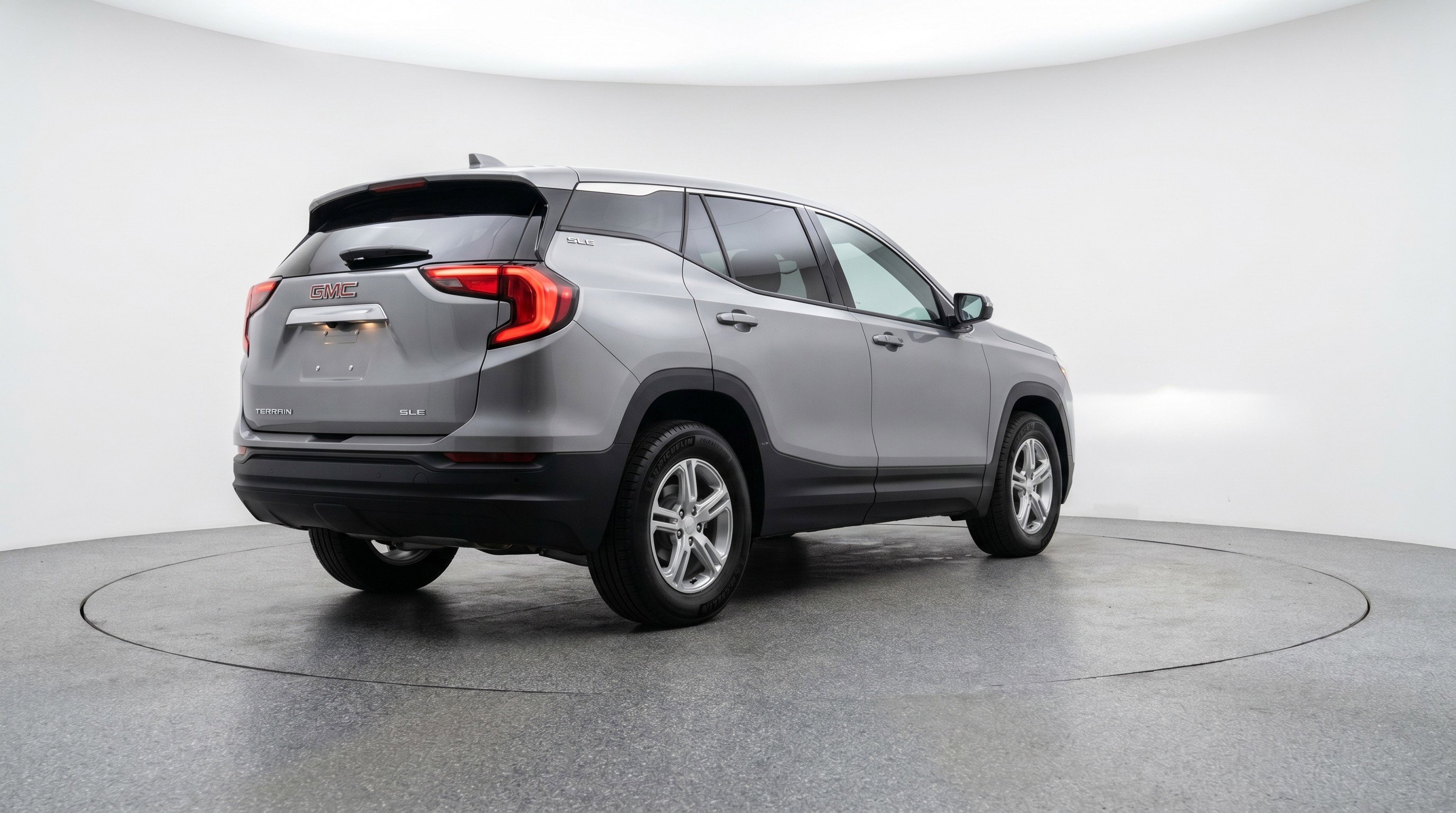 Used 2024 GMC Terrain SLE FWD image 9