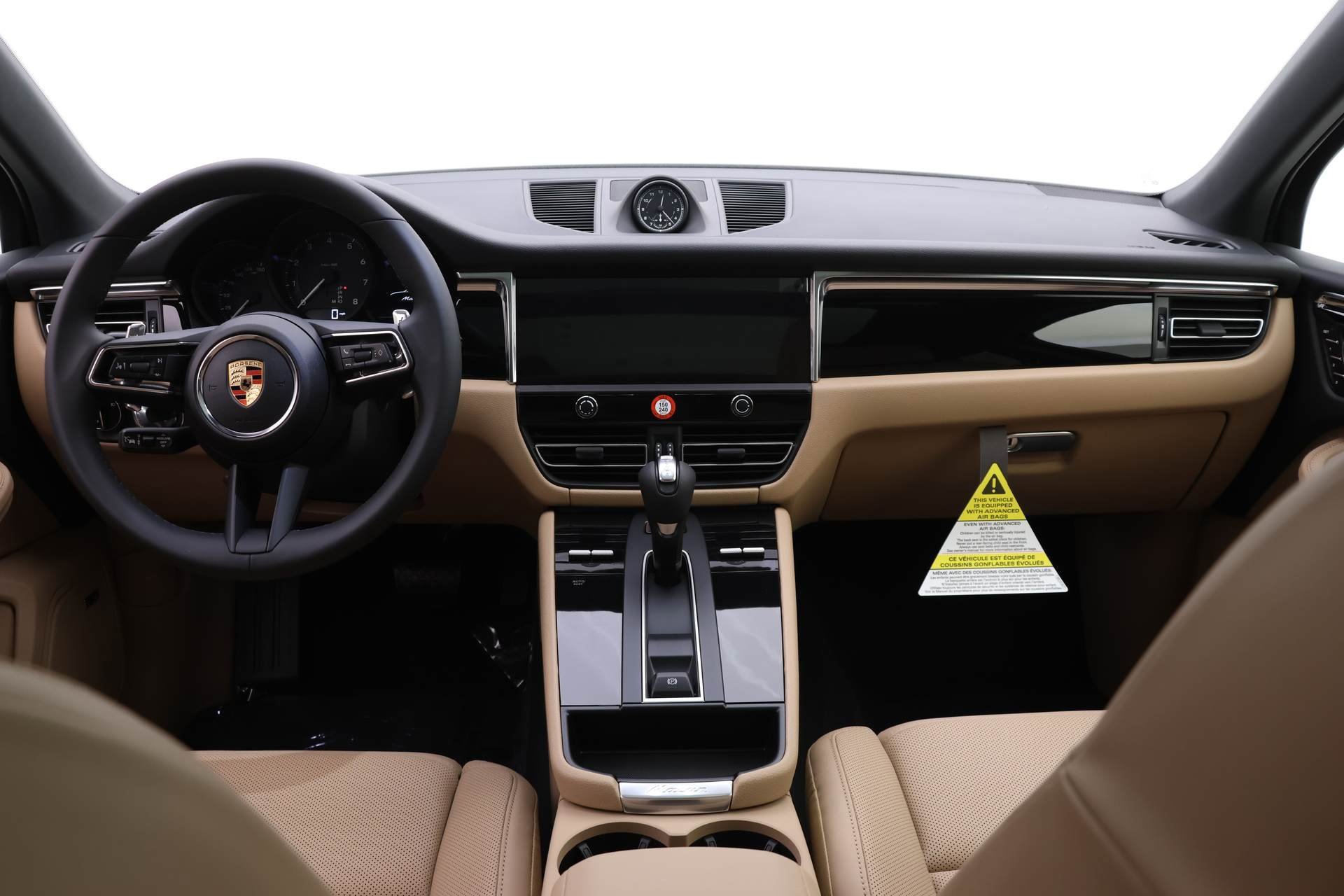 Used 2025 Porsche Macan image 8