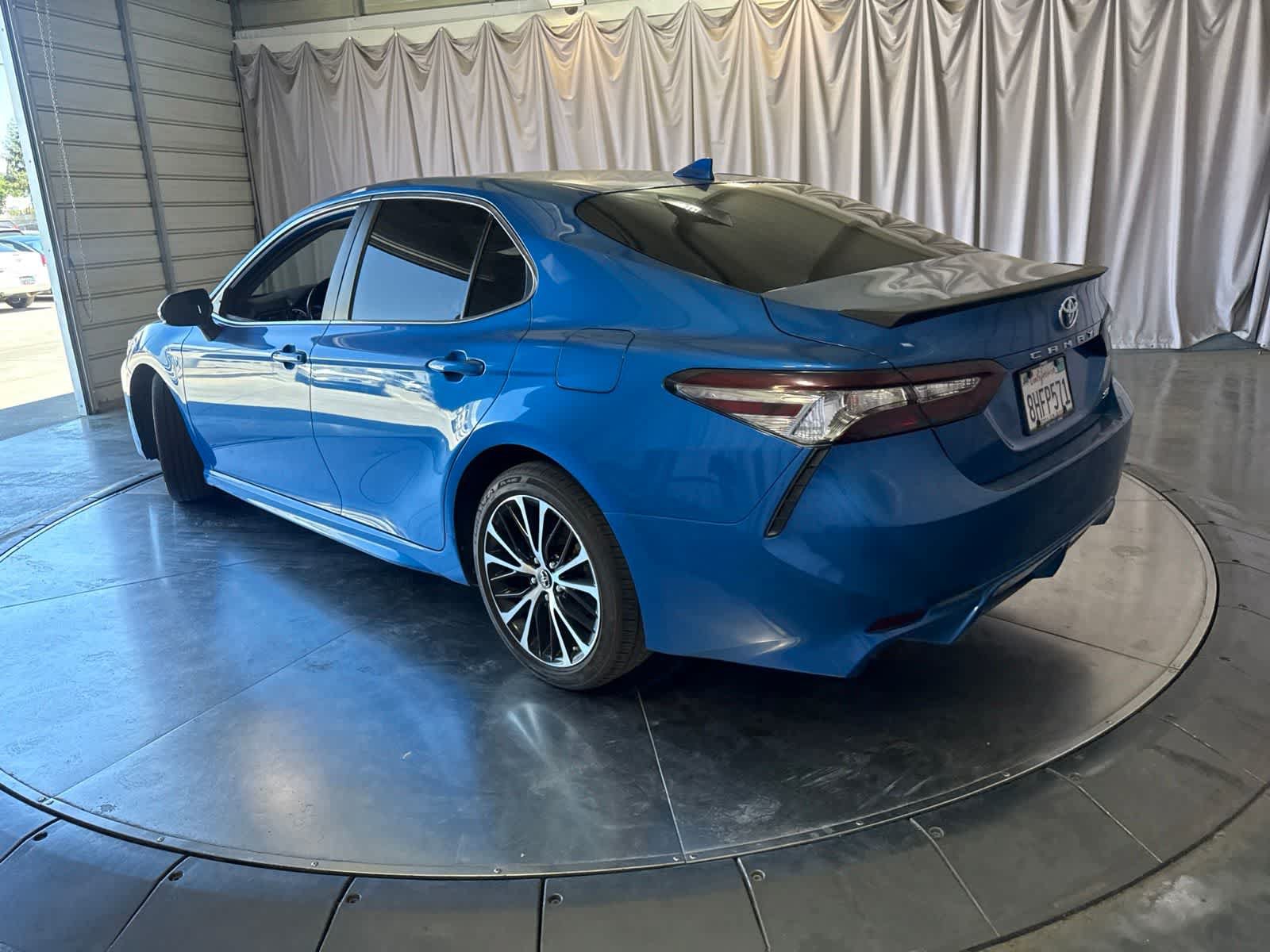 Used 2019 Toyota Camry SE w/ Carpet Mat Package FWD image 7