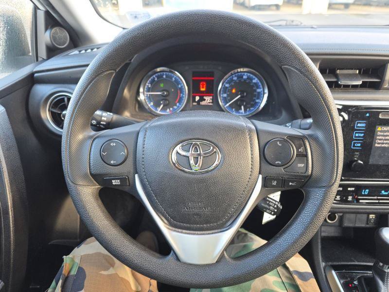 Used 2018 Toyota Corolla LE FWD image 8