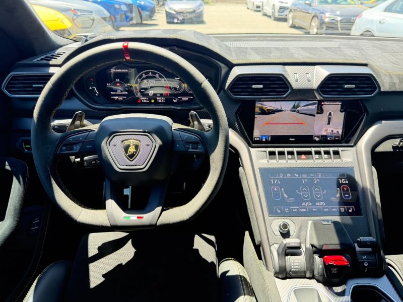 Used 2023 Lamborghini Urus Performante AWD/4WD image 21