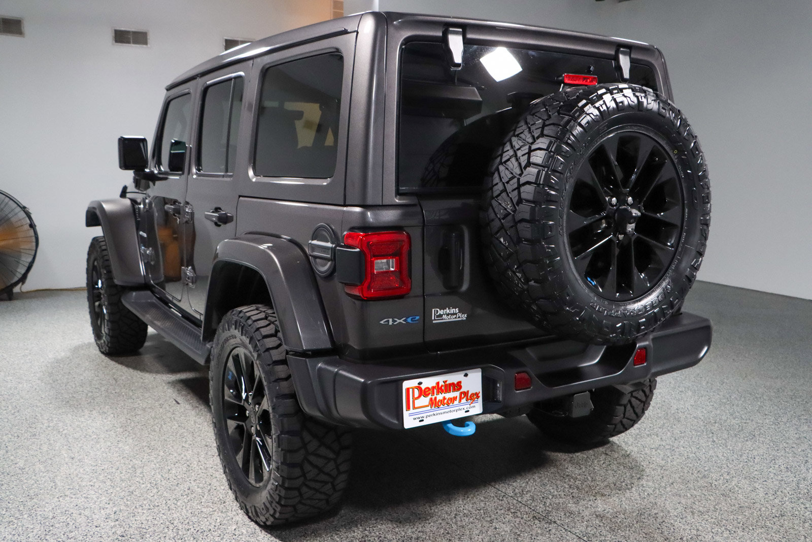 Used 2022 Jeep Wrangler Unlimited Sahara w/ Cold Weather Group image 10