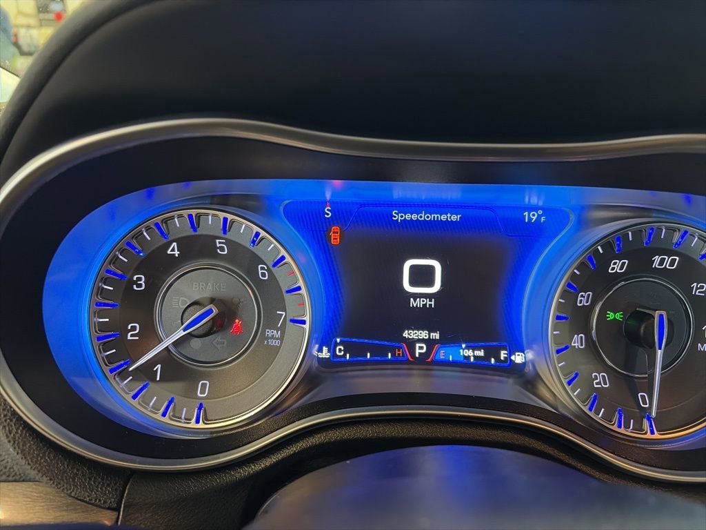 Used 2020 Chrysler 300 Touring L w/ Quick Order Package 2EF RWD image 38