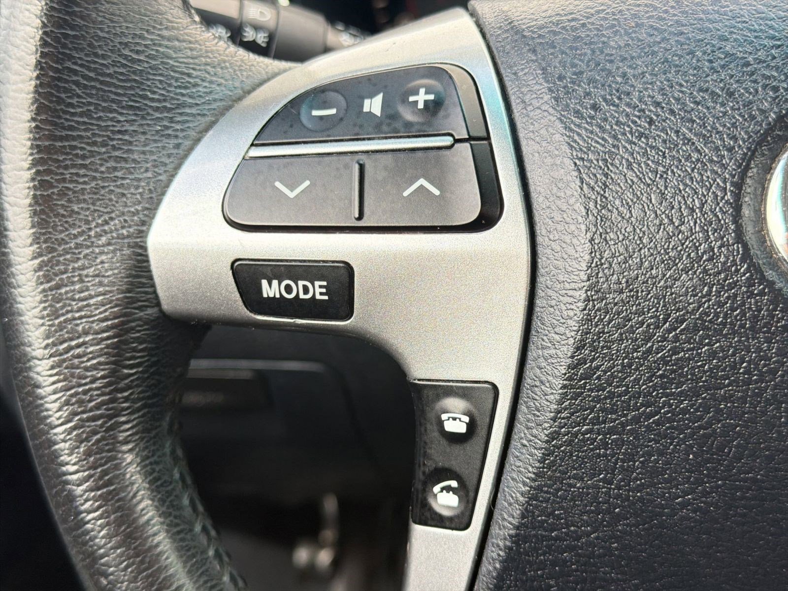 Used 2012 Toyota Highlander Limited w/ Tow Pkg image 15
