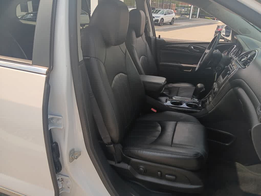 Used 2017 Buick Enclave Leather FWD image 21