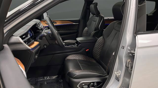 Used 2023 Jeep Grand Cherokee L Summit image 9