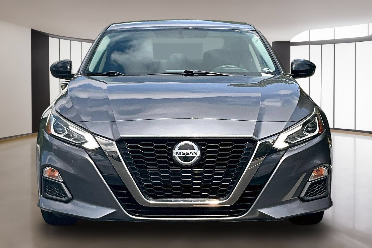 Used 2019 Nissan Altima 2.5 SR FWD image 2
