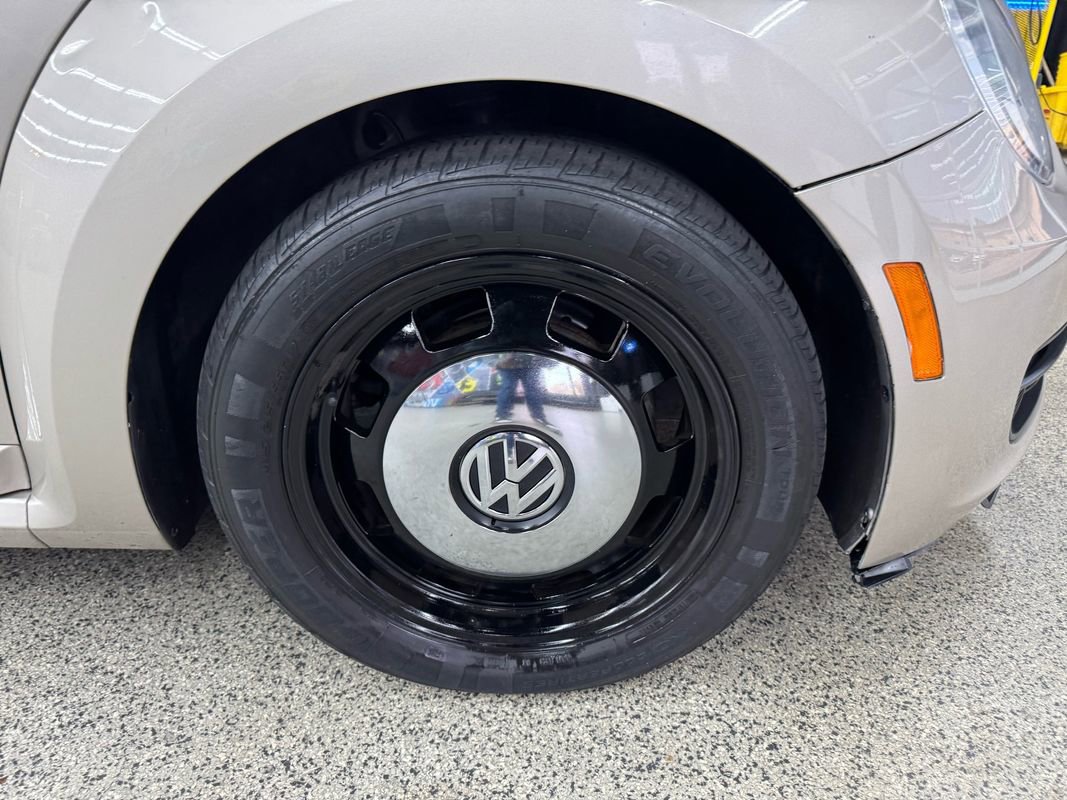 Used 2013 Volkswagen Beetle 2.5 image 29