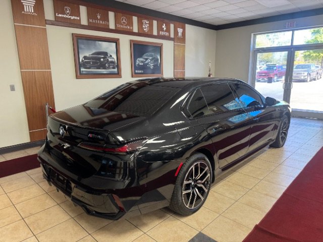 Used 2025 BMW i7 xDrive60 AWD/4WD image 7