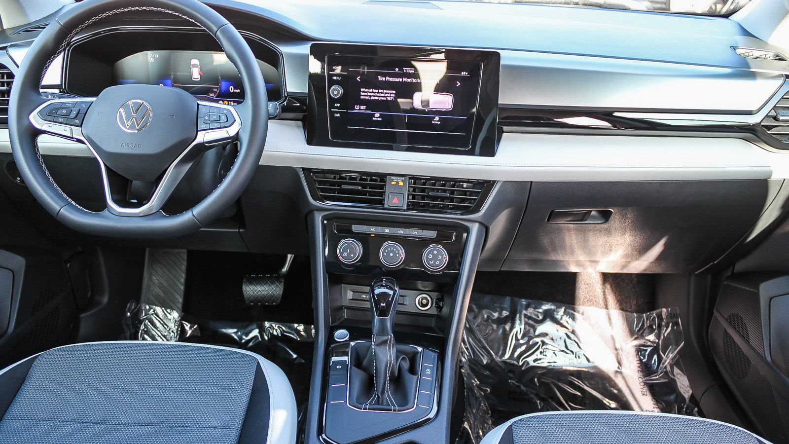 New 2026 Volkswagen Taos S FWD image 15