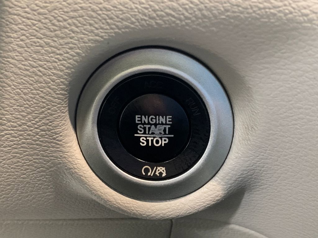 Used 2017 Chrysler Pacifica Touring image 28