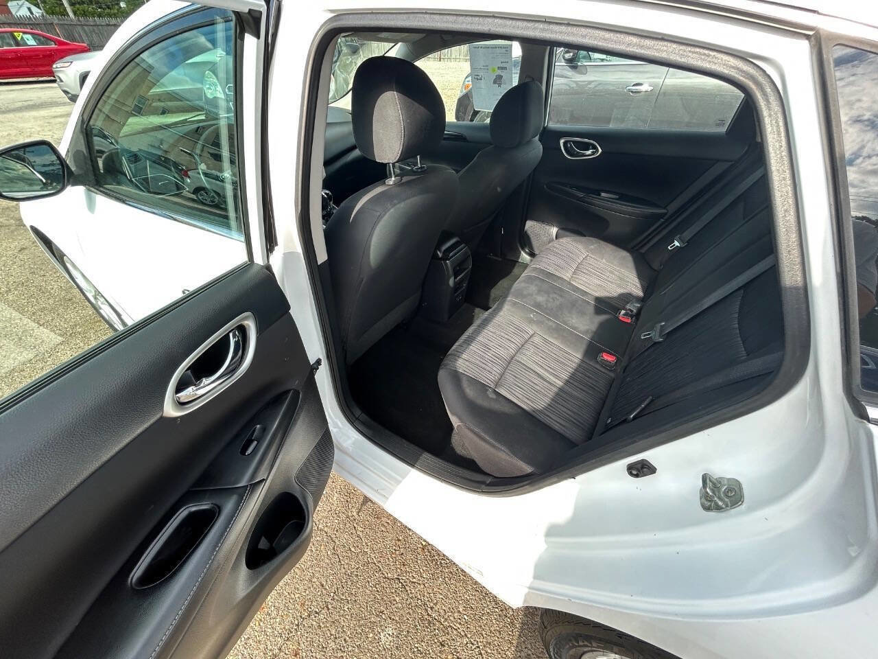 Used 2019 Nissan Sentra SV FWD image 6
