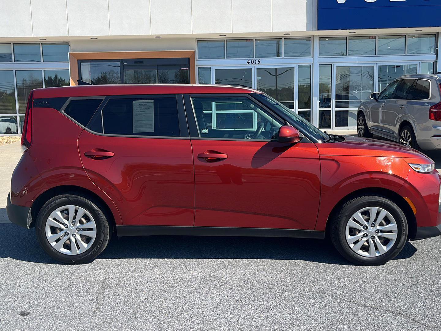 Used 2021 Kia Soul LX FWD image 4