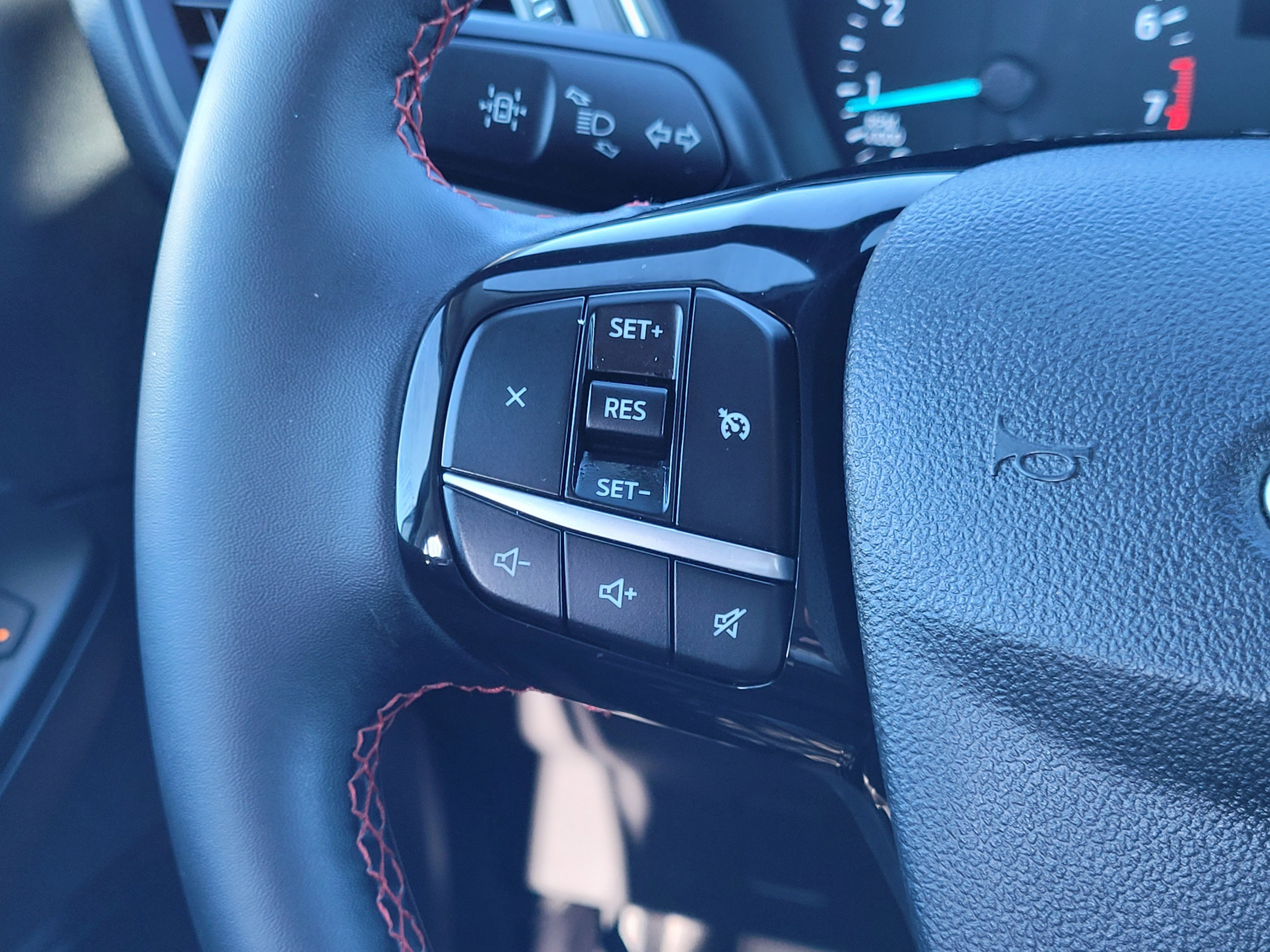 Certified 2021 Ford Escape SEL w/ SEL Stealth AWD Package image 14