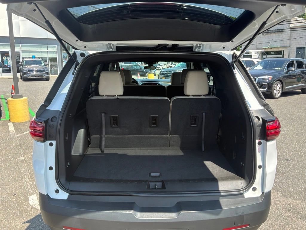 Used 2022 Chevrolet Traverse LS AWD/4WD image 21