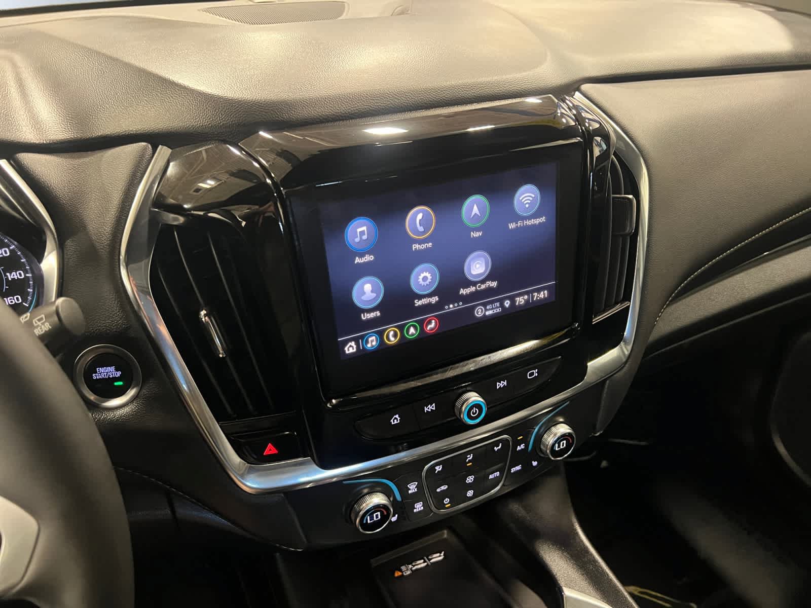 Used 2023 Chevrolet Traverse LT w/ LT Premium Package AWD/4WD image 14