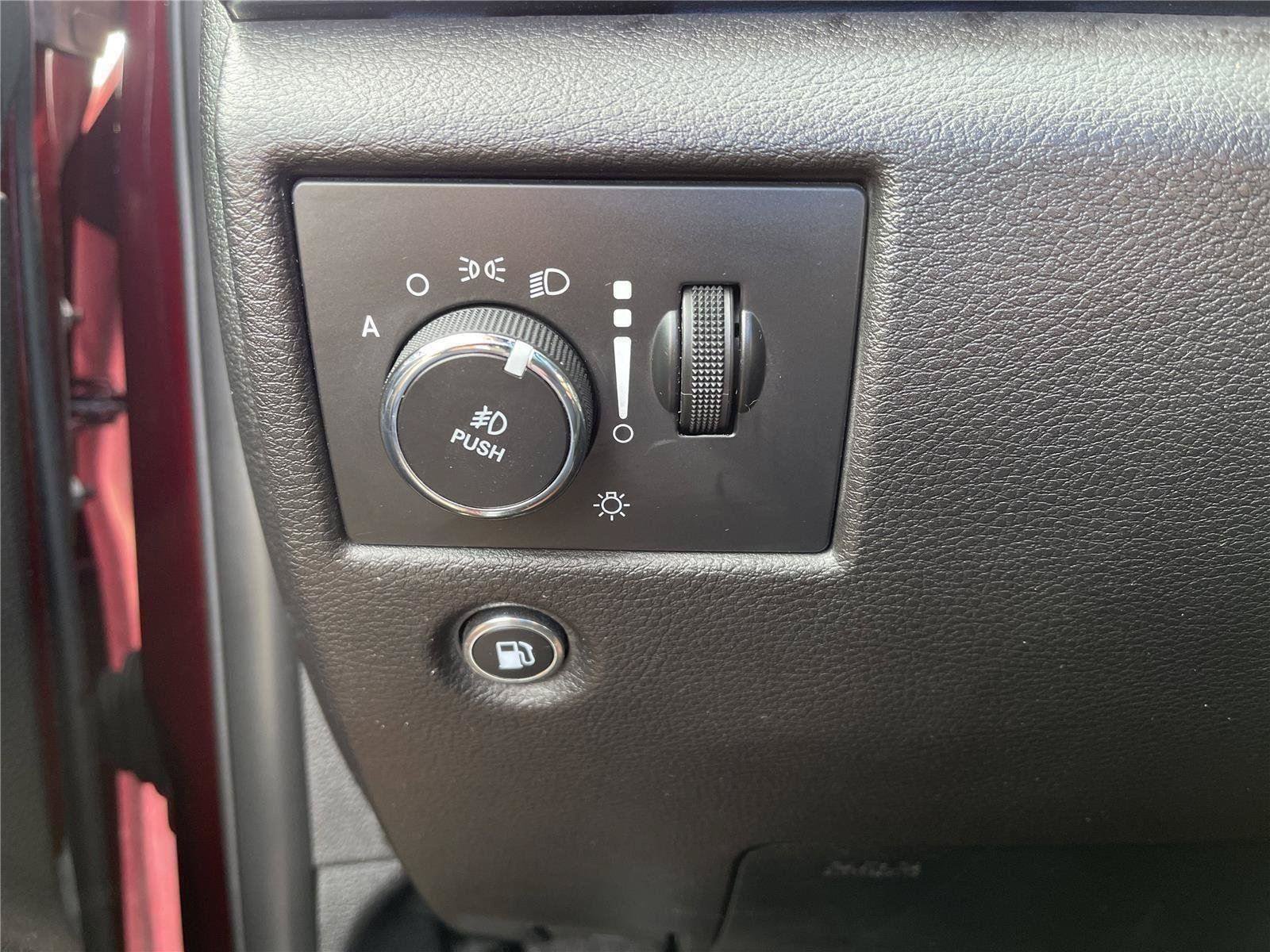Used 2019 Jeep Grand Cherokee Overland AWD/4WD image 18