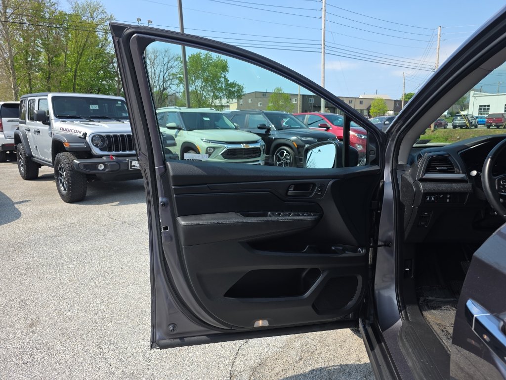 Used 2023 Honda Odyssey EX-L image 31