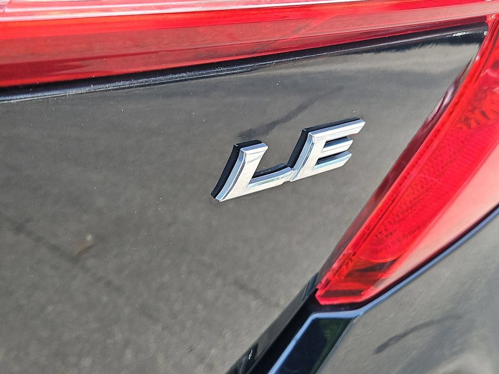 Used 2012 Toyota Camry LE FWD image 8