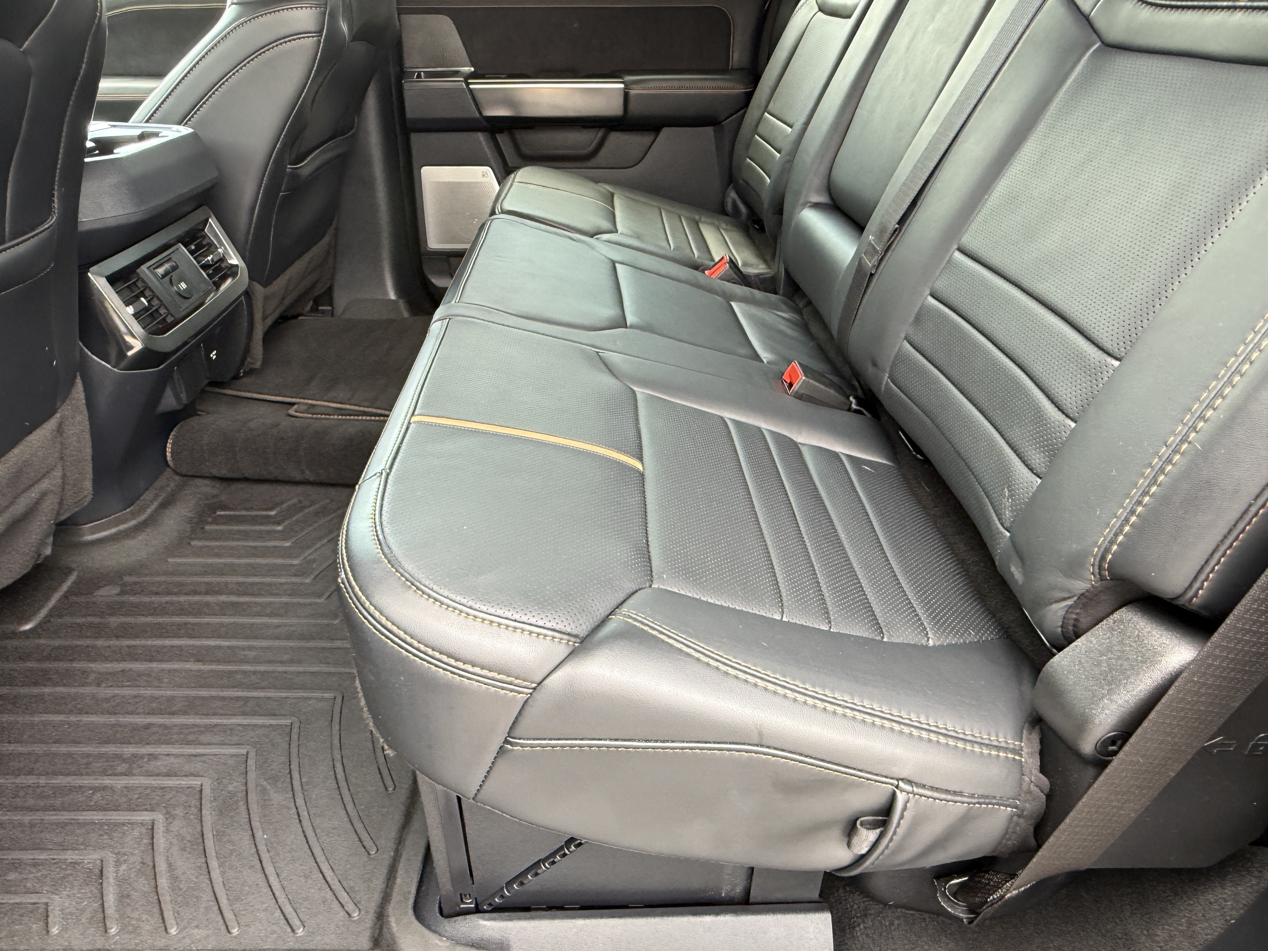 Used 2023 Ford F250 Platinum AWD/4WD image 16
