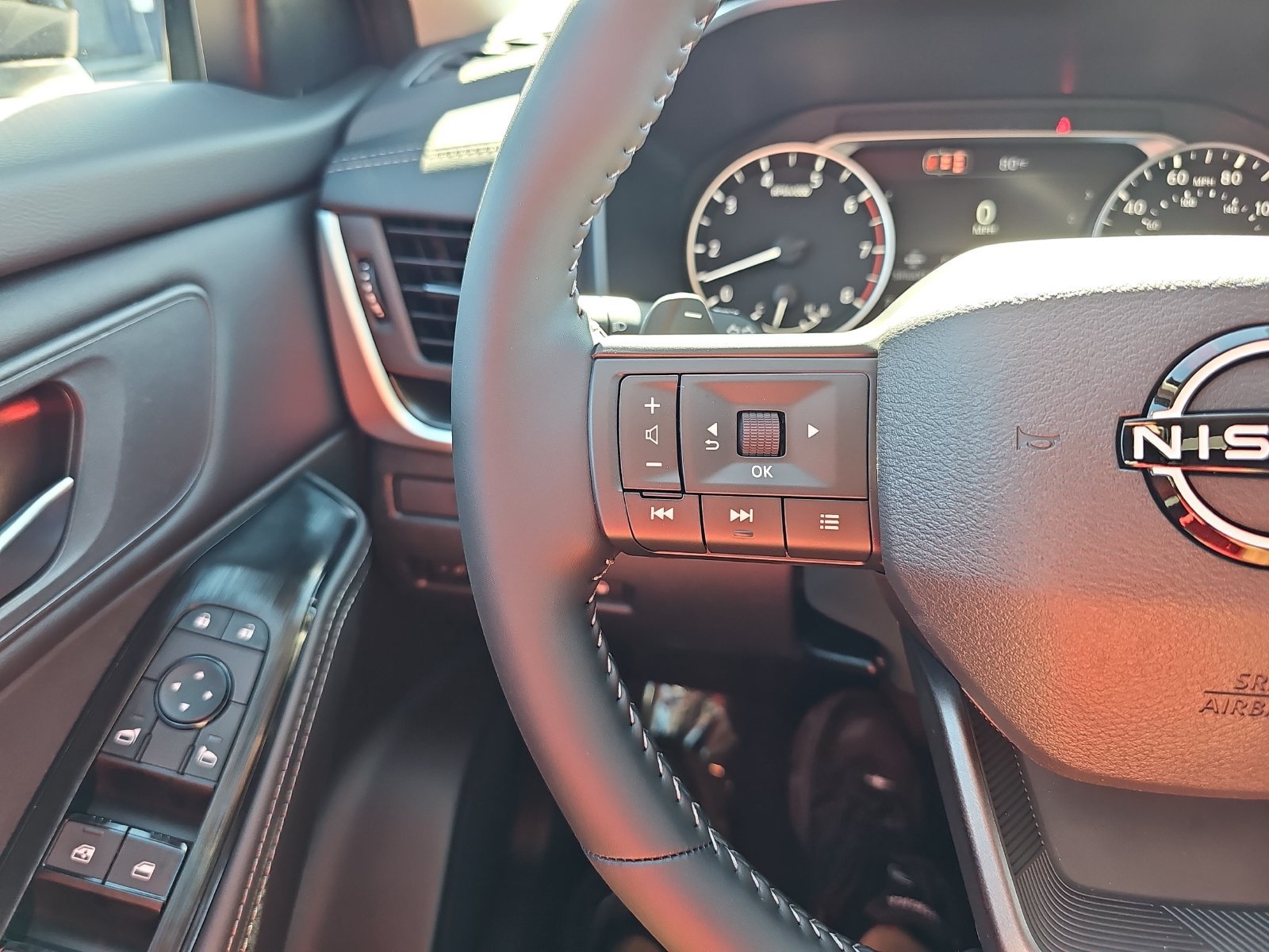 New 2027 Nissan Rogue Dark Armor FWD image 17