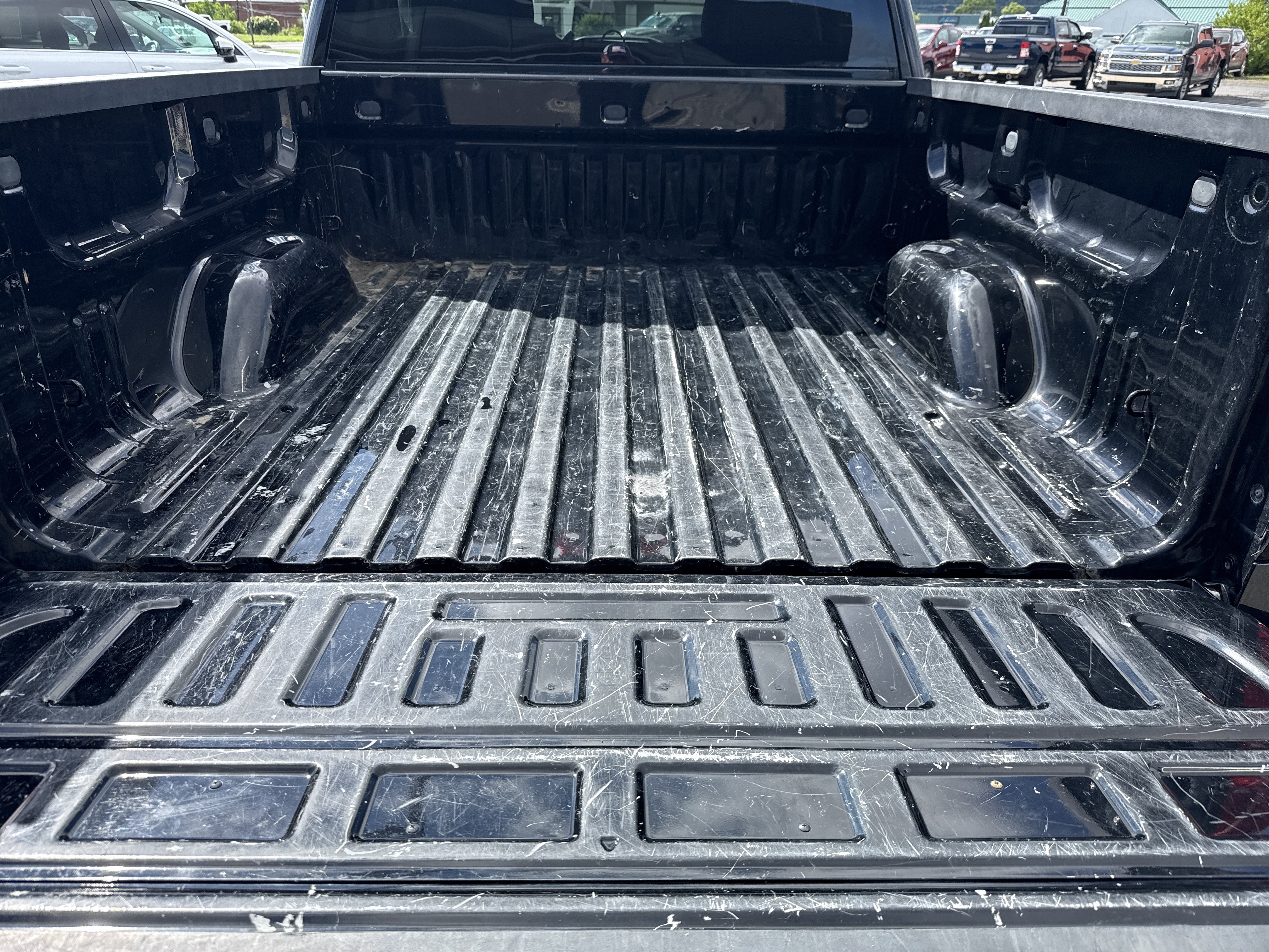Used 2017 Chevrolet Silverado 1500 LT w/ All Star Edition AWD/4WD image 5