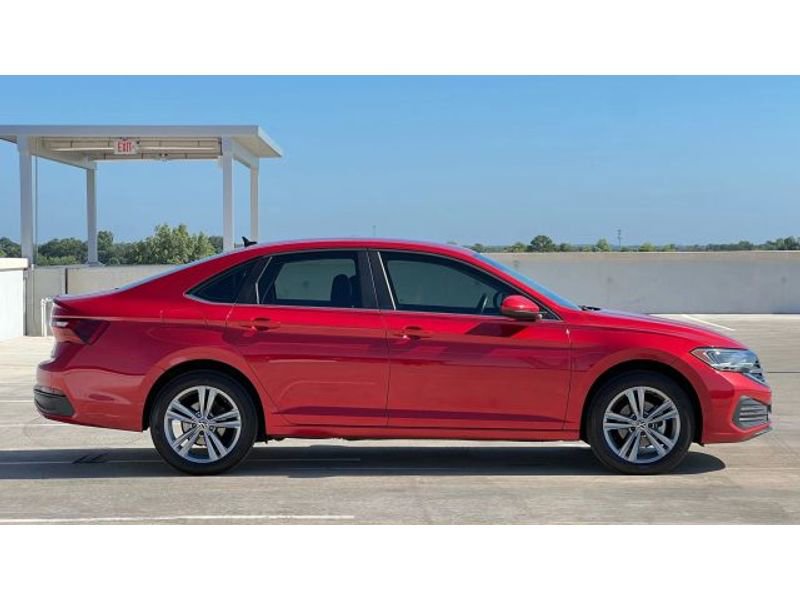 Used 2023 Volkswagen Jetta SE image 6