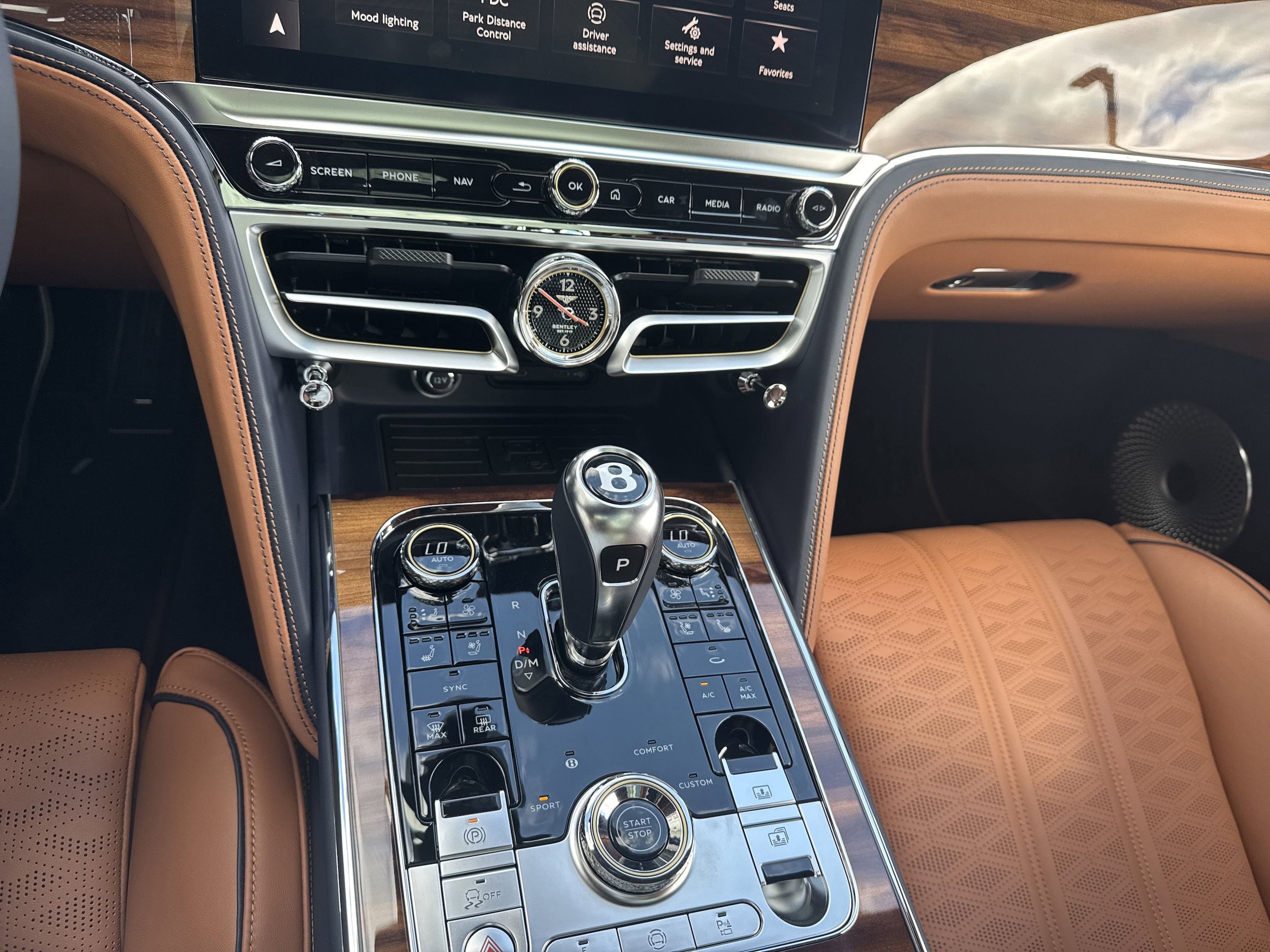 New 2025 Bentley Flying Spur Plug-In Hybrid image 17