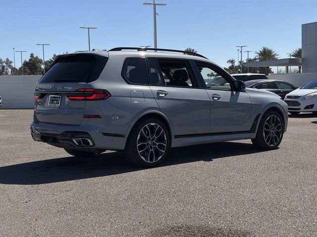 Used 2025 BMW X7 M60i image 6