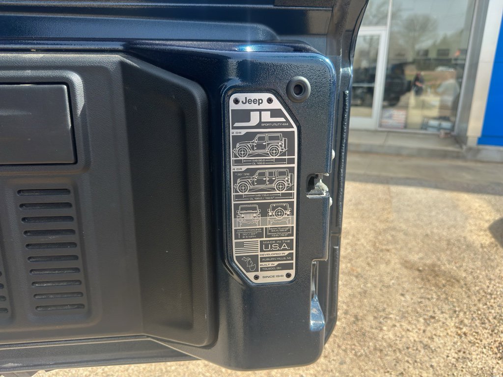 Used 2025 Jeep Wrangler Unlimited Rubicon image 41