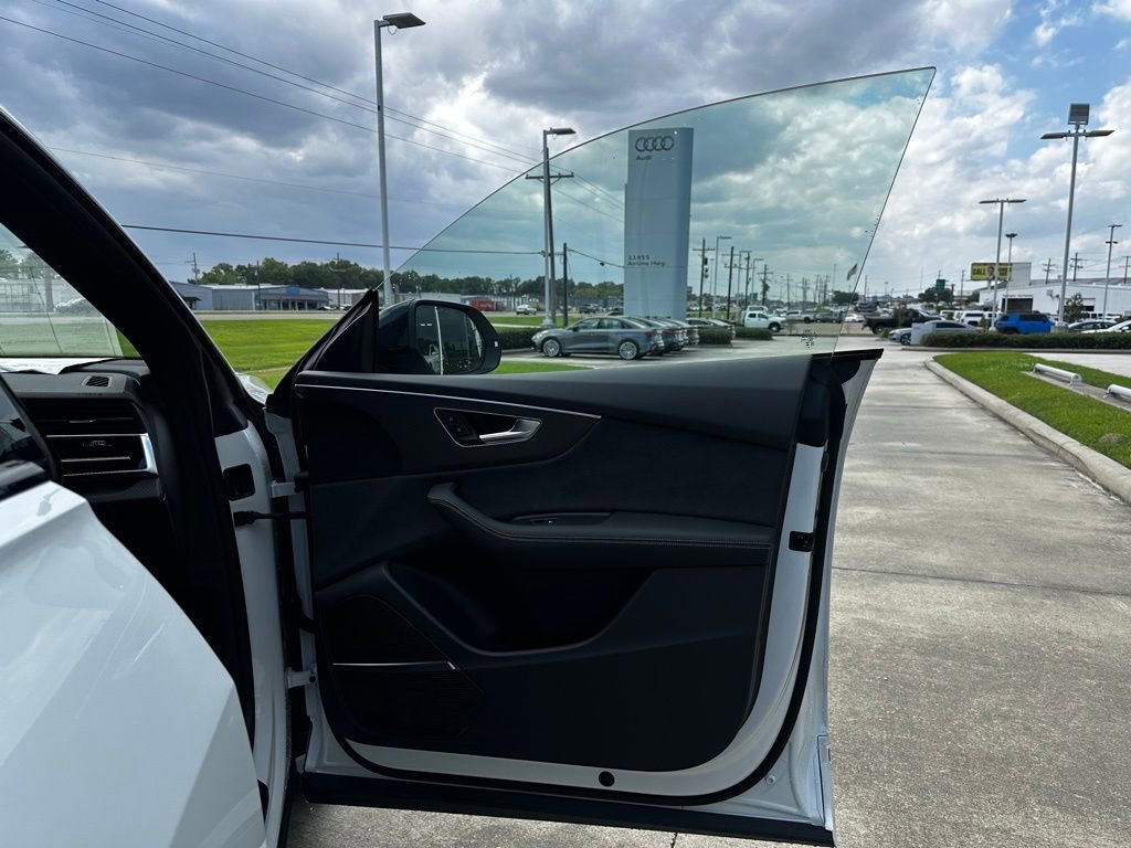 New 2026 Audi SQ8 Premium Plus AWD/4WD image 31