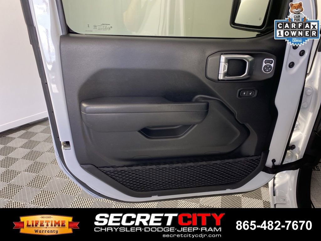 Used 2024 Jeep Wrangler Unlimited AWD/4WD image 12