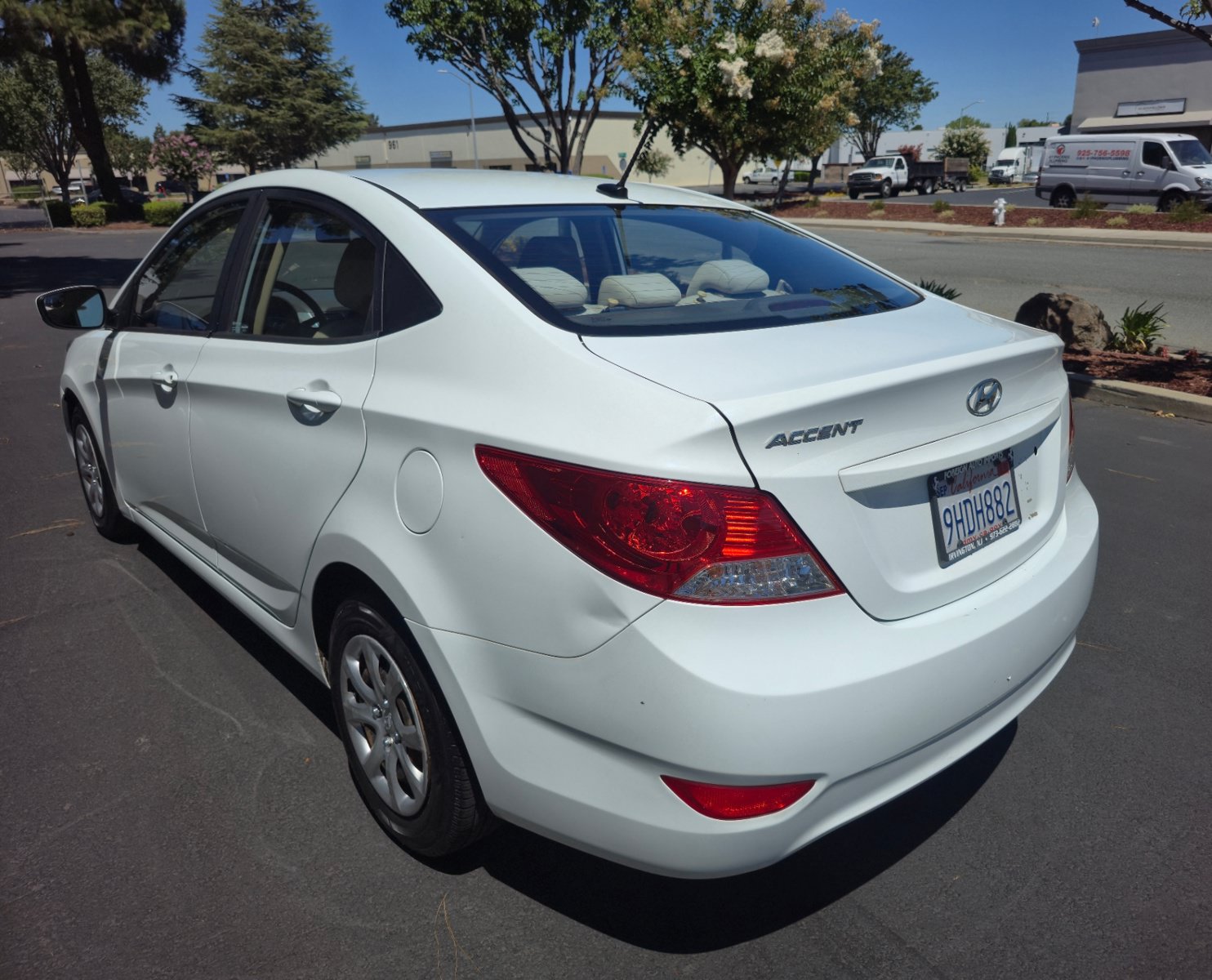 Used 2014 Hyundai Accent GLS FWD image 9