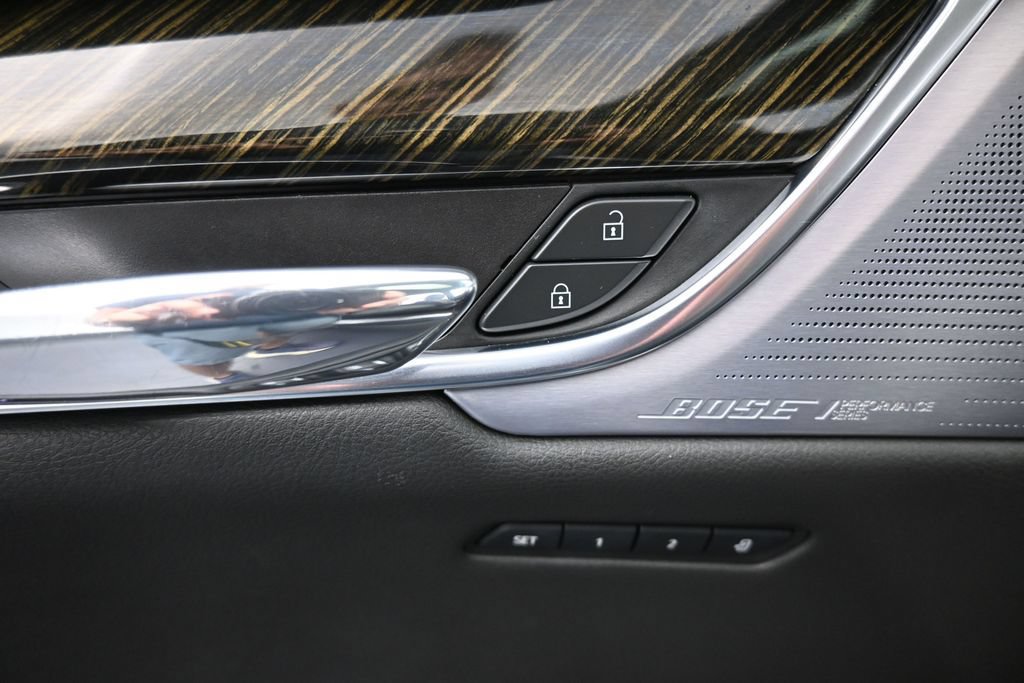 Used 2020 Cadillac XT6 Premium Luxury FWD image 16