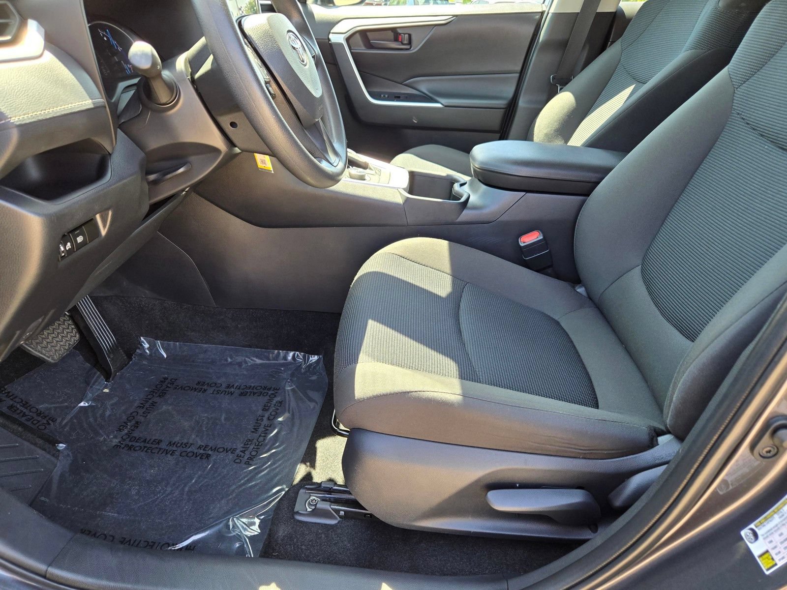 Used 2024 Toyota RAV4 LE AWD/4WD image 15