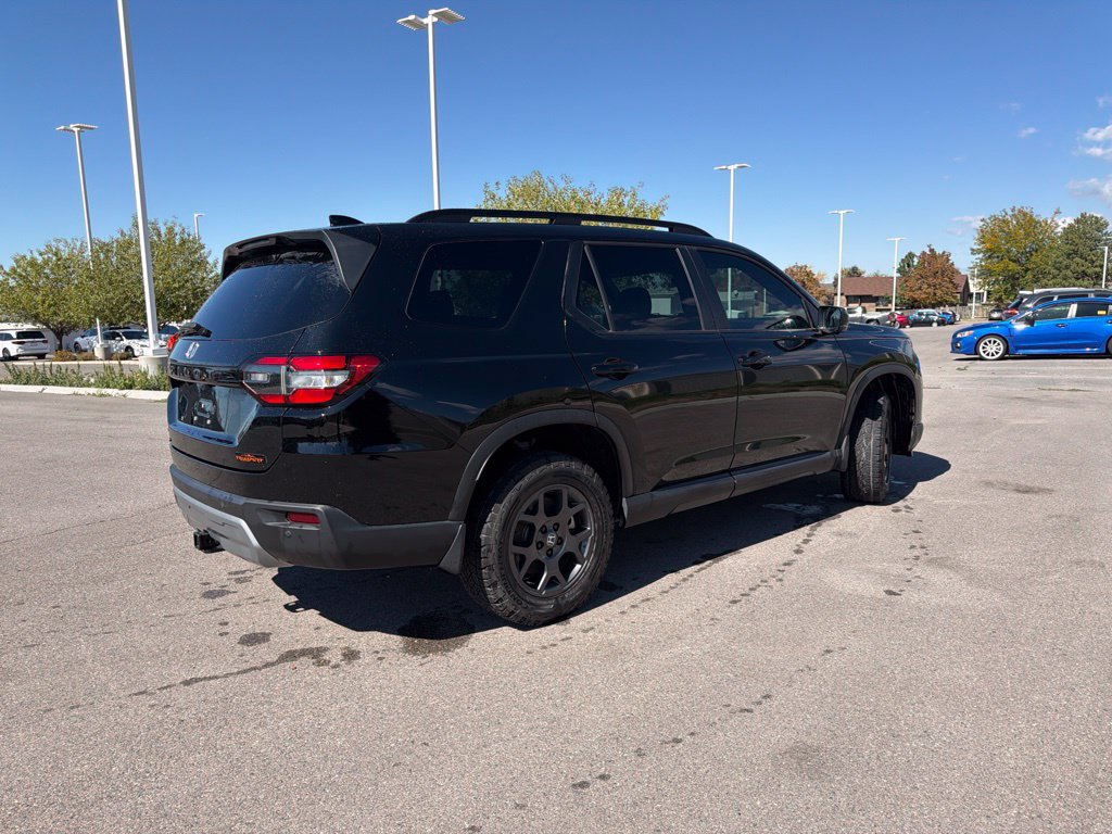 Used 2024 Honda Pilot TrailSport image 8