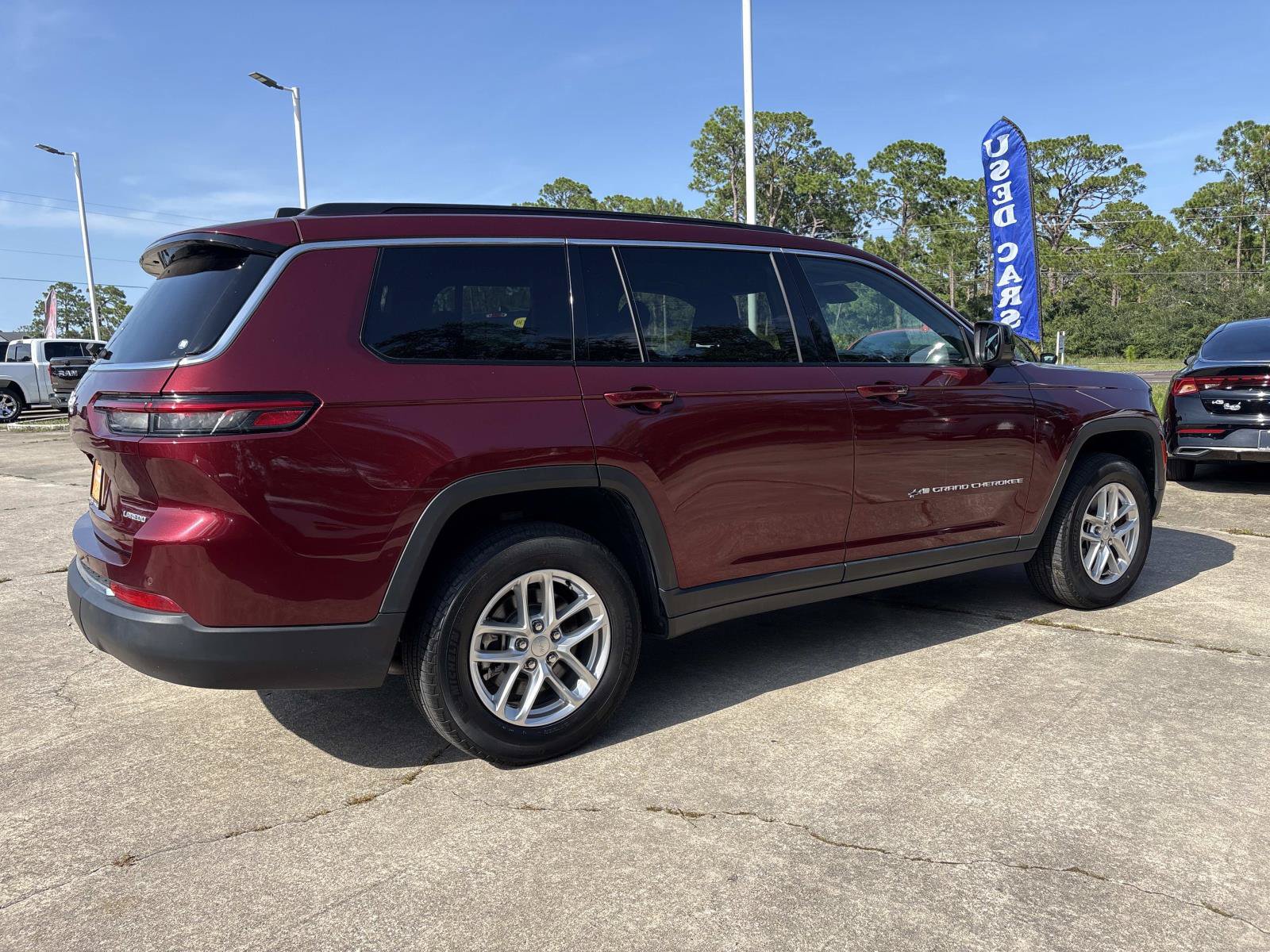 Certified 2024 Jeep Grand Cherokee L Laredo w/ Trailer Tow Package AWD/4WD image 3