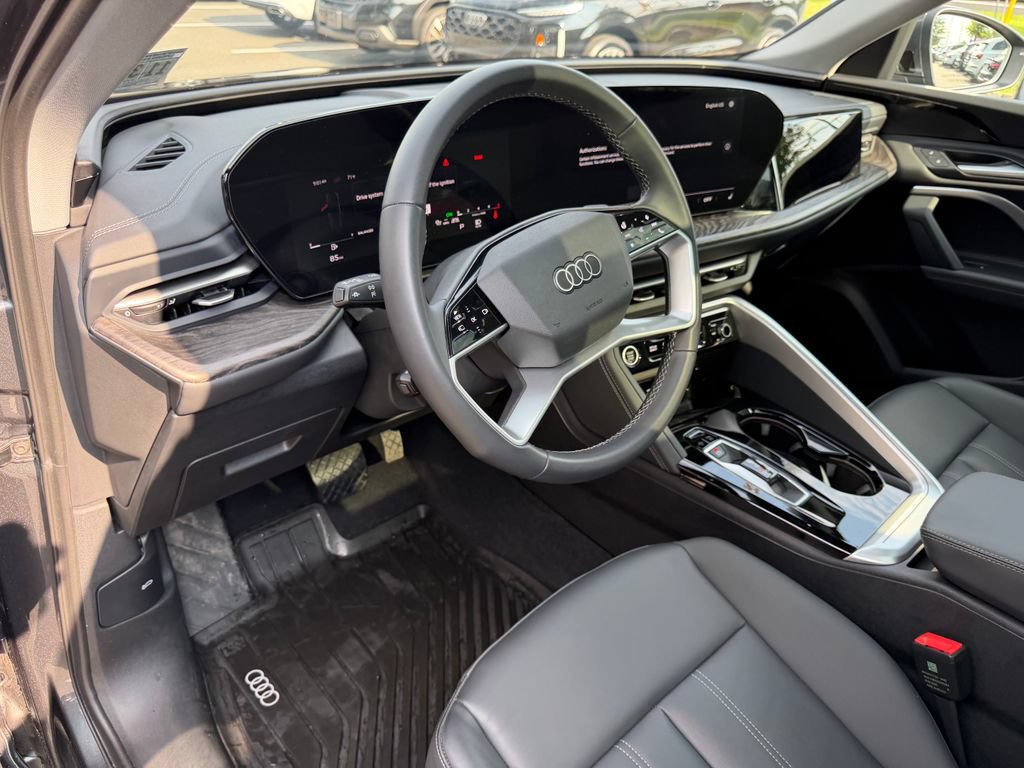 Used 2025 Audi Q5 Premium w/ Convenience Package AWD/4WD image 17