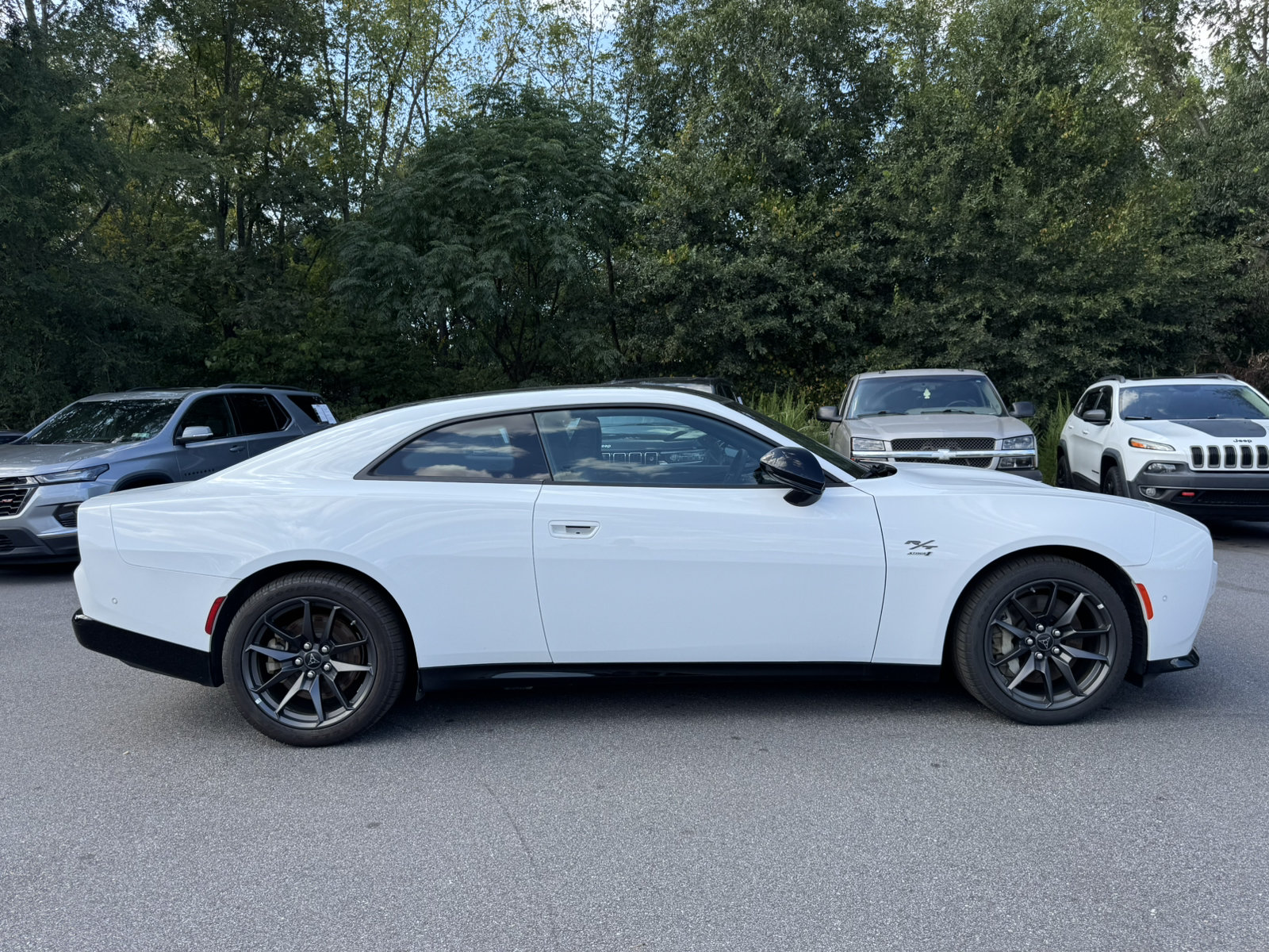 Used 2025 Dodge Charger Daytona R/T w/ Plus Group AWD/4WD image 4