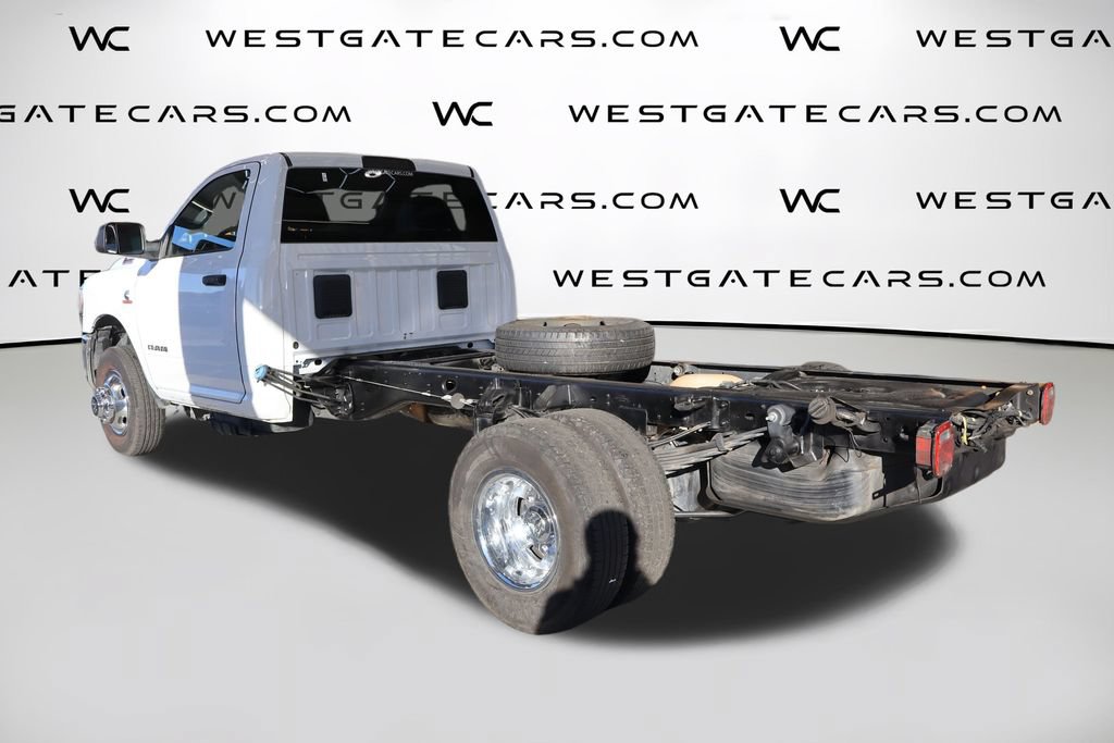 Used 2022 RAM 3500 Tradesman w/ Chrome Appearance Group RWD image 5