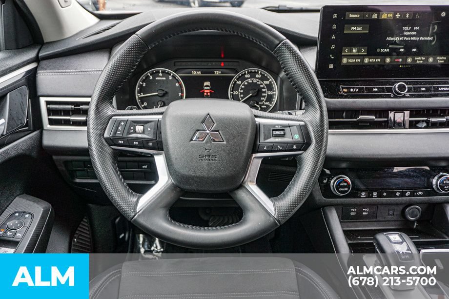 Used 2025 Mitsubishi Outlander SE FWD image 30
