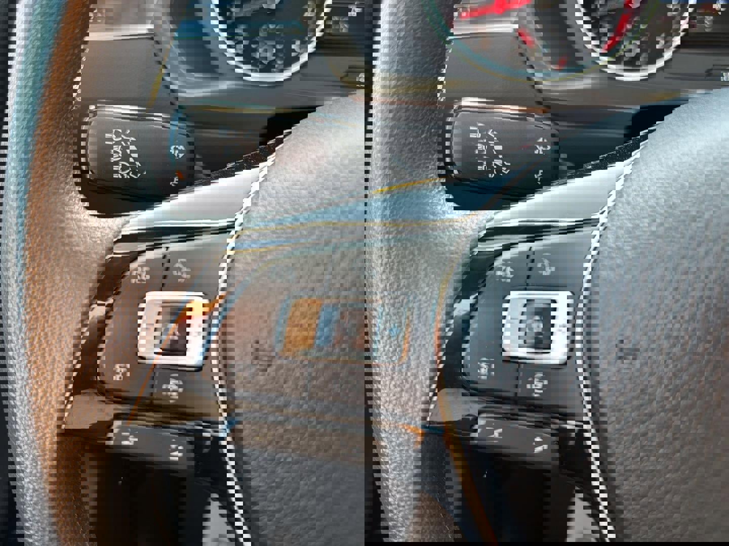 Used 2020 Volkswagen Tiguan S image 9