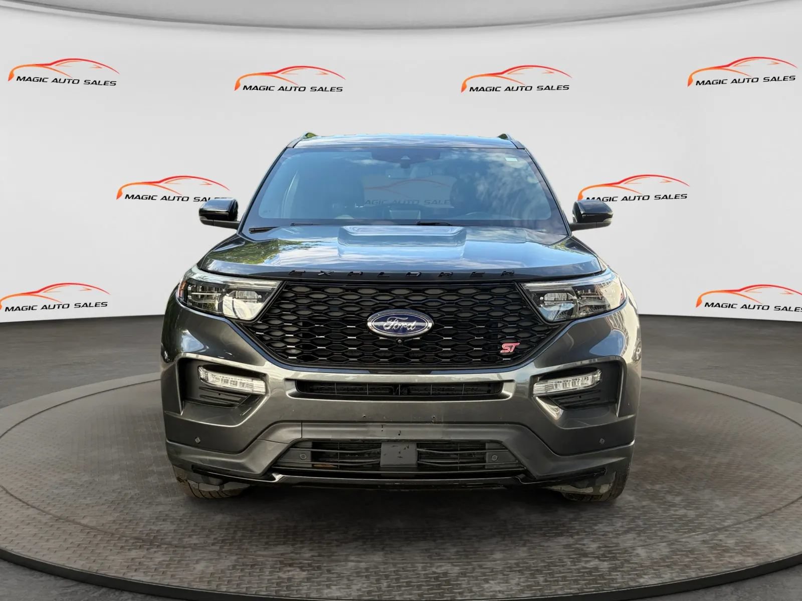 Used 2020 Ford Explorer ST w/ Premium Technology Package AWD/4WD image 3
