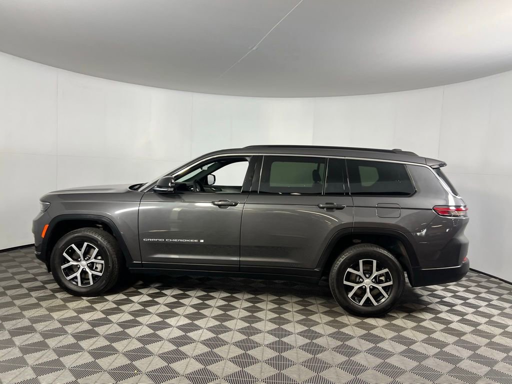 Used 2024 Jeep Grand Cherokee L Limited w/ Luxury Tech Group II image 9