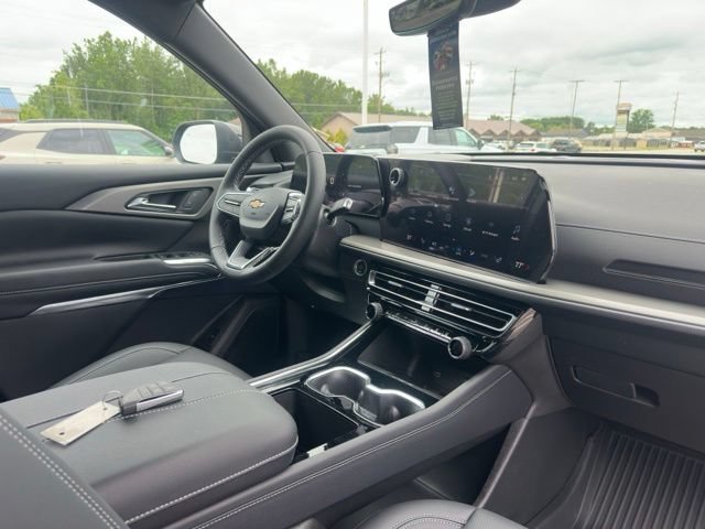 New 2026 Chevrolet Traverse LT w/ Driver Confidence Package AWD/4WD image 8