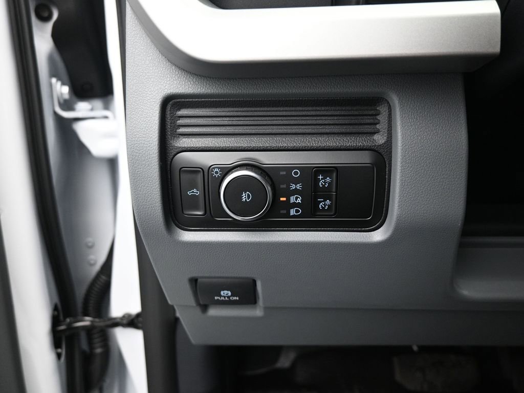 New 2026 Ford F250 XL w/ XL Chrome Package image 9