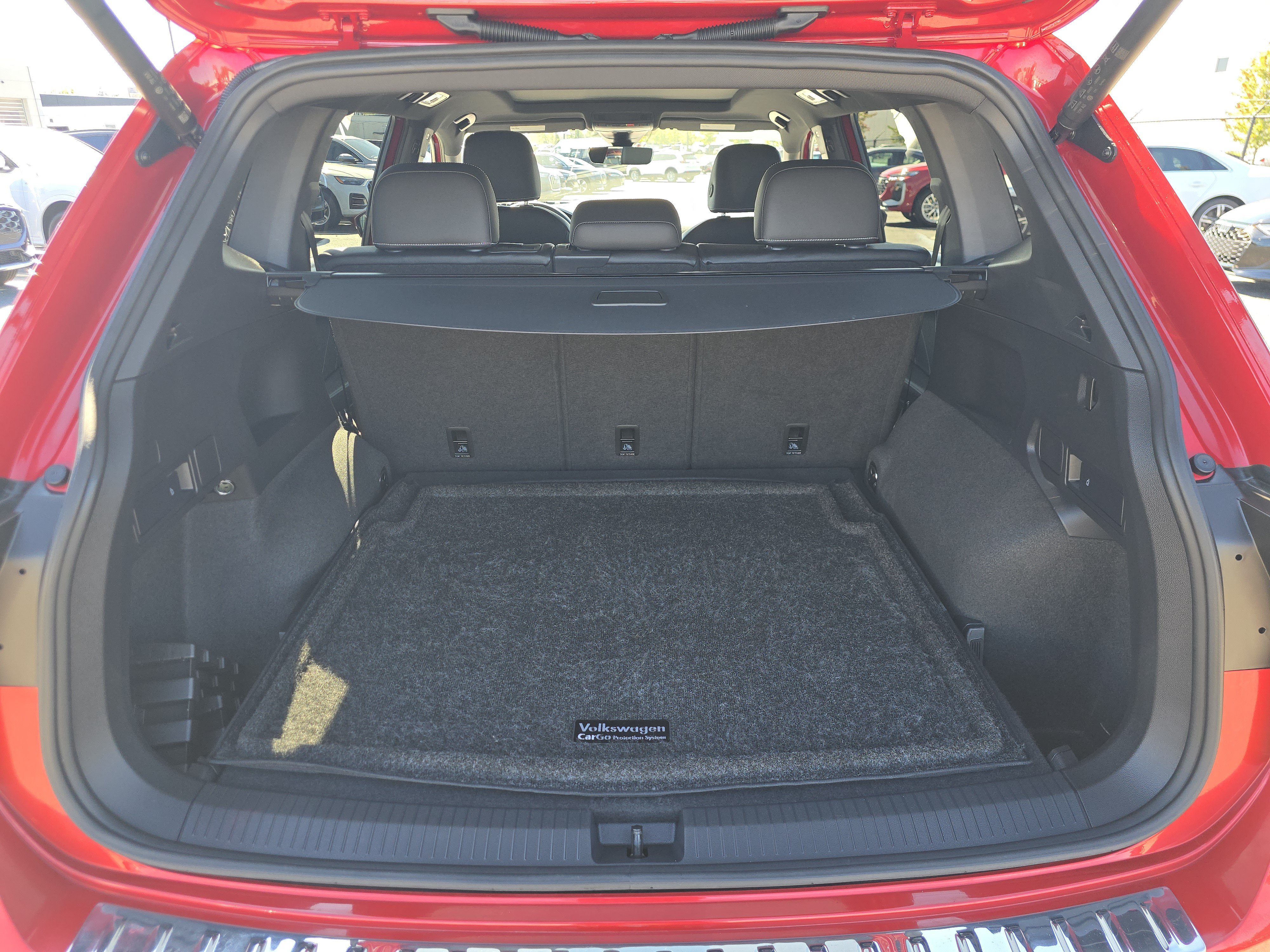 Certified 2024 Volkswagen Tiguan SEL R-Line AWD/4WD image 19
