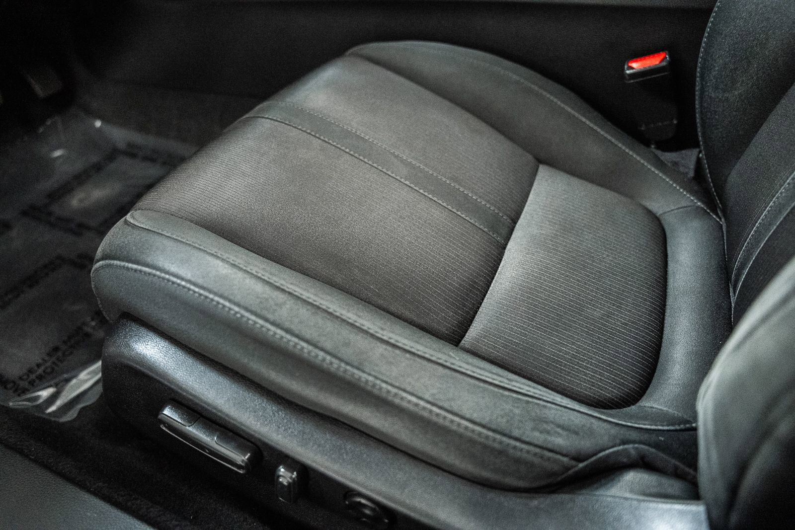 Used 2018 Honda Accord EX image 33